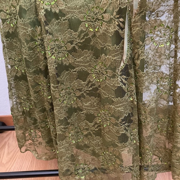 Lace Green Medium Especial Ocassion Gown Size Medium - Picture 4 of 12